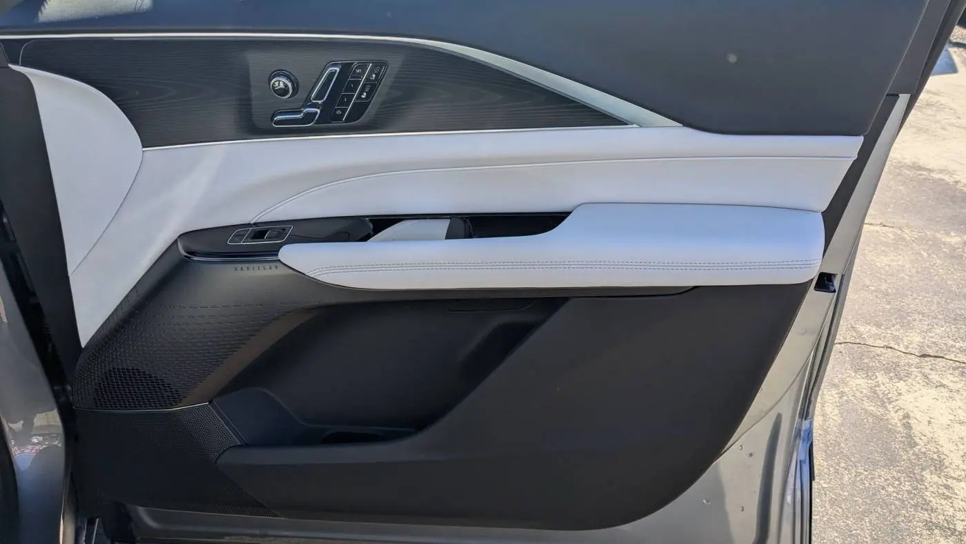 2025 Cadillac Lyriq 1GYKPNRK6SZ308059
