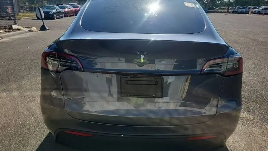 2023 Tesla Model Y 7SAYGDED0PF958376