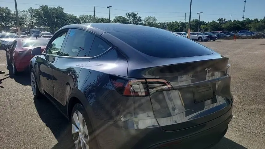 2023 Tesla Model Y 7SAYGDED0PF958376