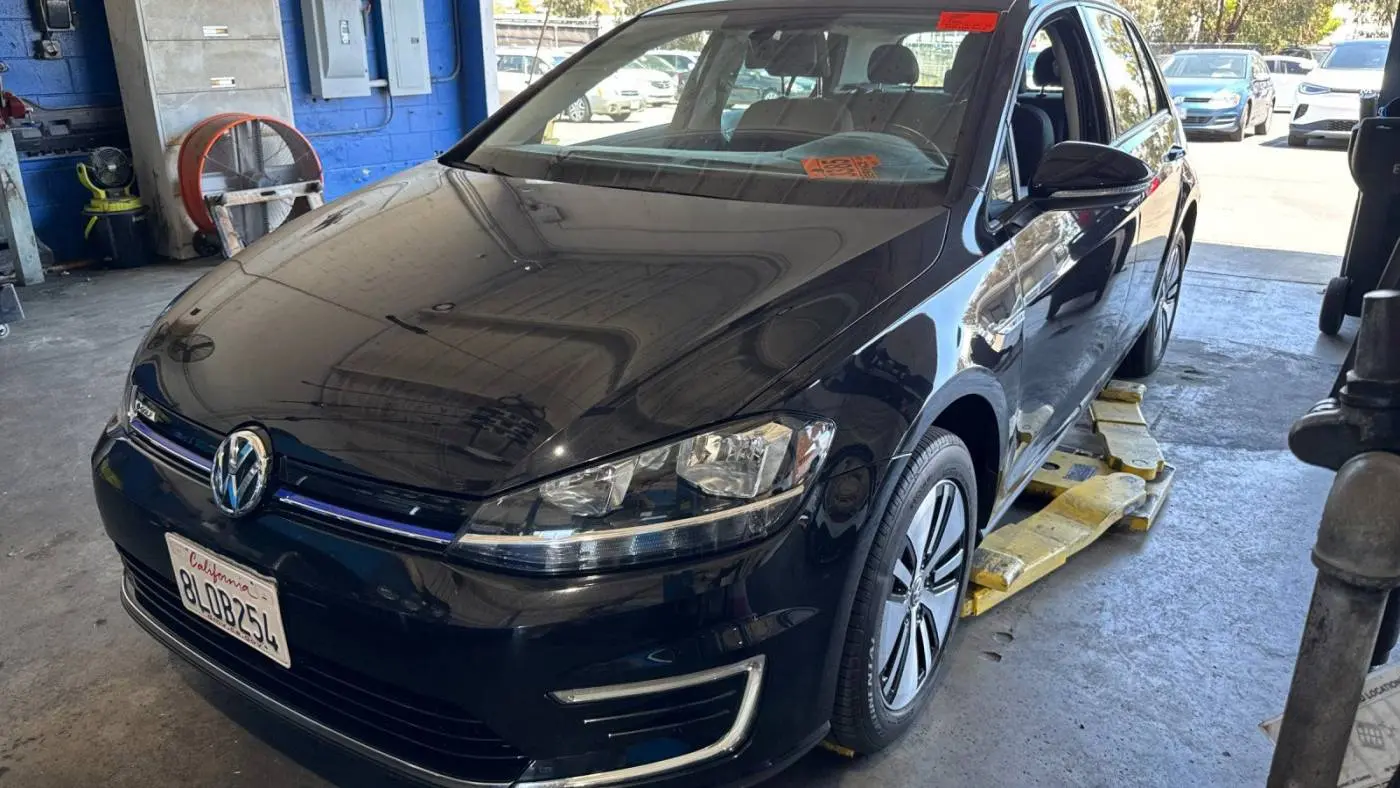 2019 Volkswagen e-Golf WVWKR7AU1KW914704