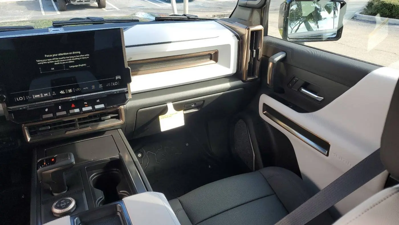 2025 GMC HUMMER EV SUV 1GKT0NDE3SU113439