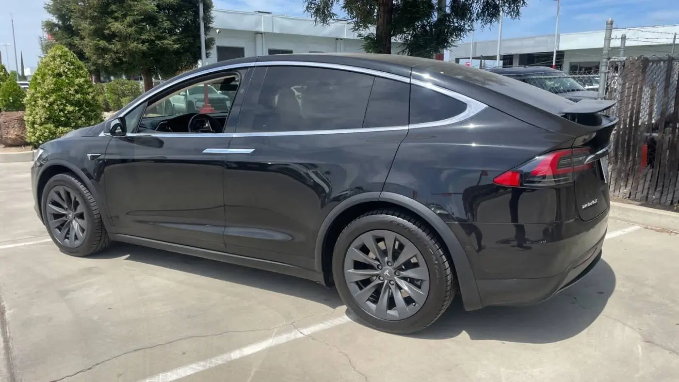 2017 Tesla Model X 5YJXCBE28HF066238