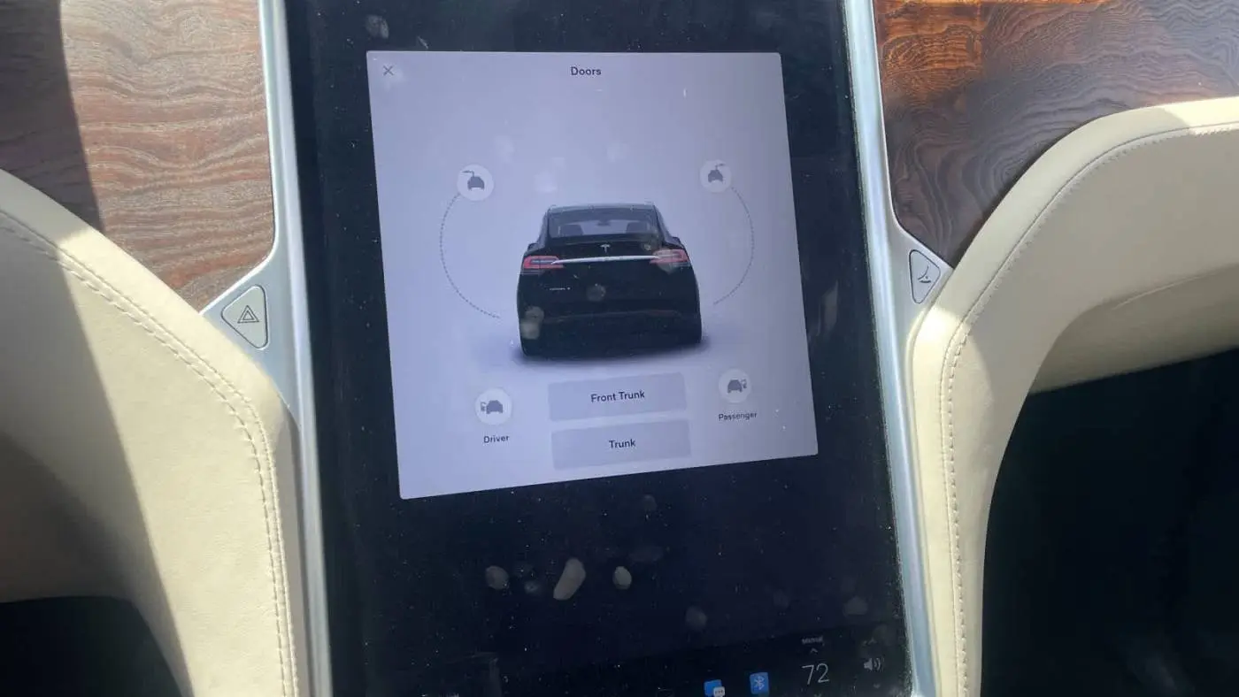 2017 Tesla Model X 5YJXCBE28HF066238