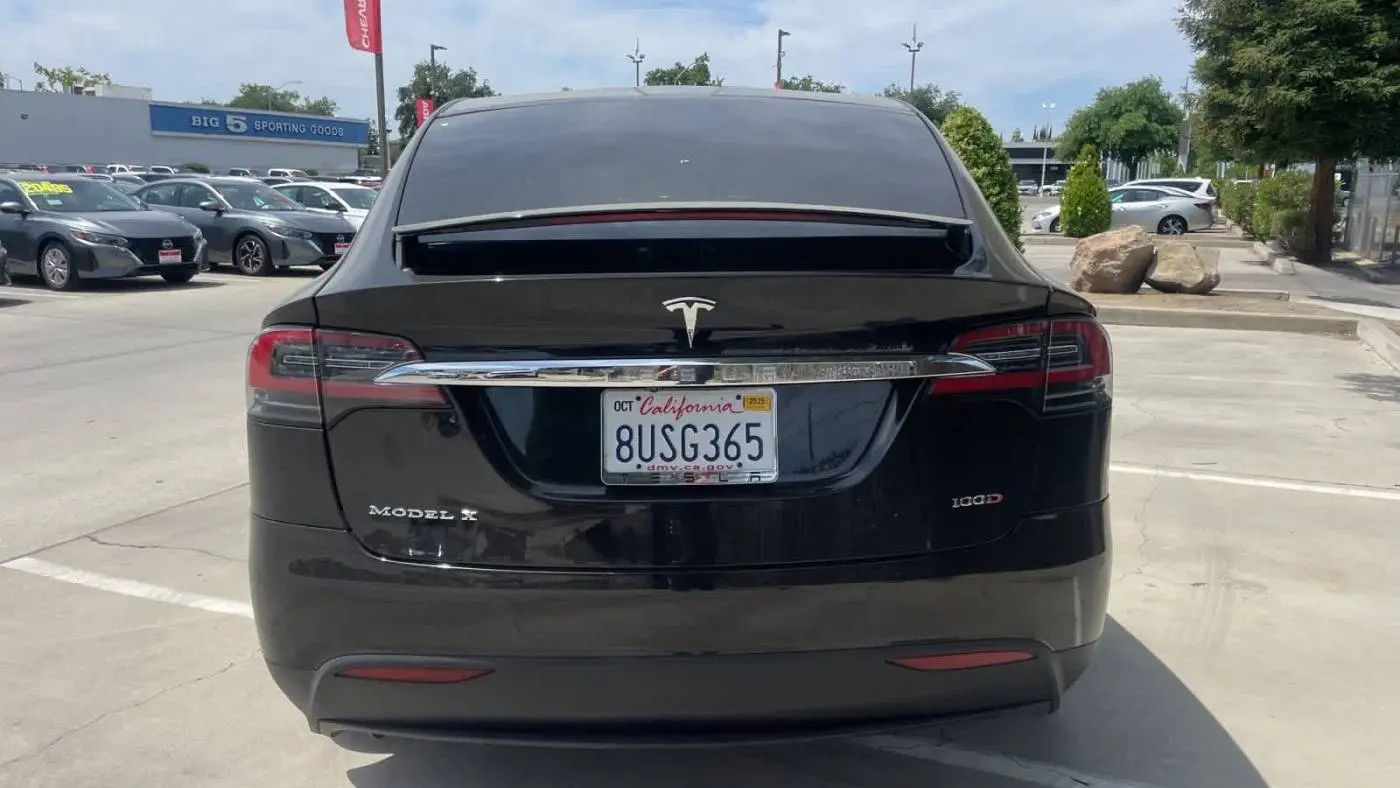 2017 Tesla Model X 5YJXCBE28HF066238