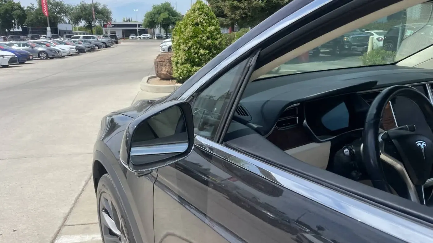 2017 Tesla Model X 5YJXCBE28HF066238