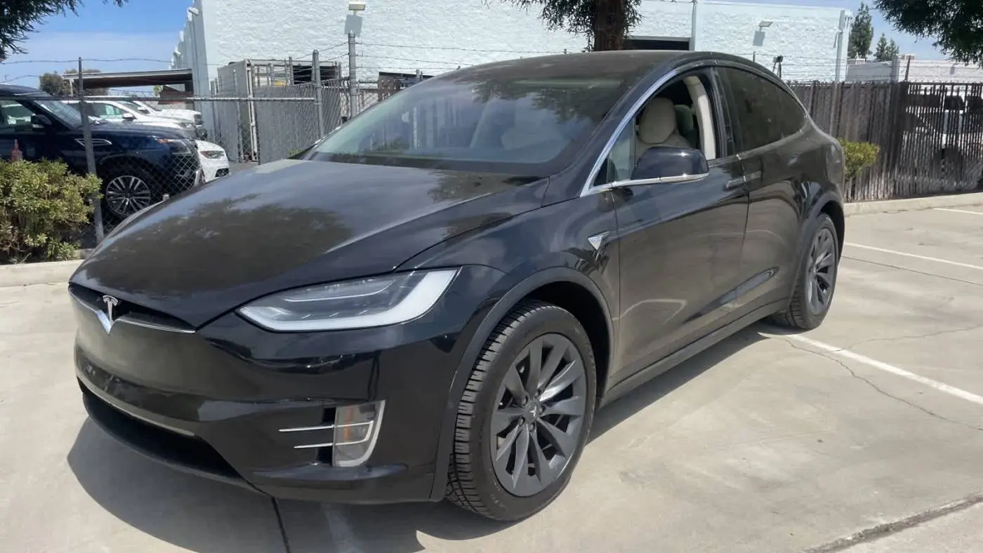 2017 Tesla Model X 5YJXCBE28HF066238