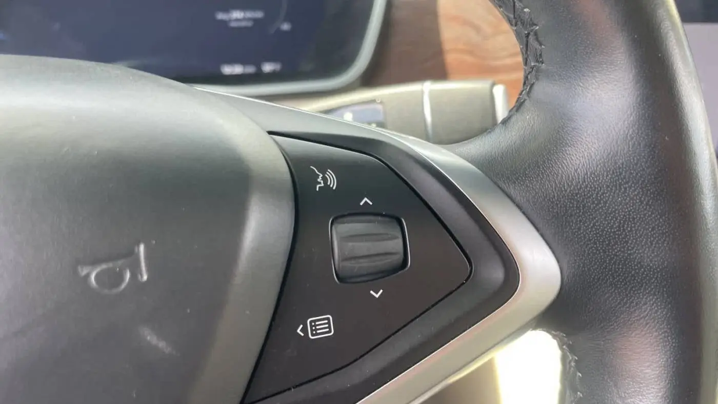 2017 Tesla Model X 5YJXCBE28HF066238