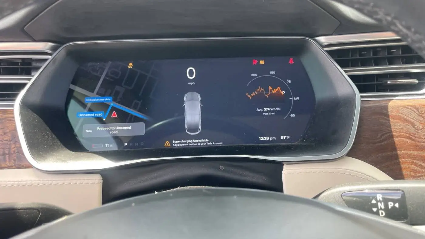 2017 Tesla Model X 5YJXCBE28HF066238