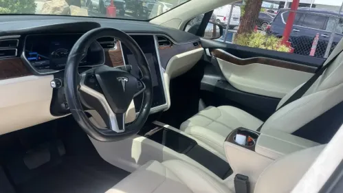 2017 Tesla Model X 5YJXCBE28HF066238