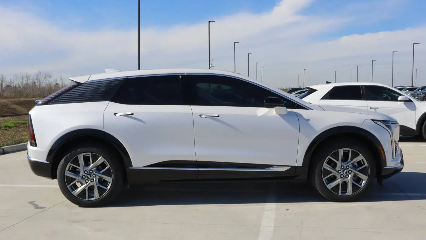 2025 Cadillac OPTIQ 3GYK3BMR1SS166294