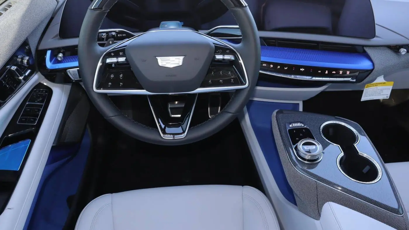 2025 Cadillac OPTIQ 3GYK3BMR1SS166294