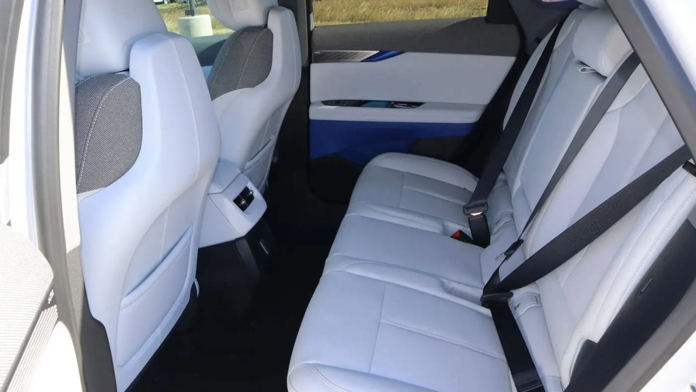 2025 Cadillac OPTIQ 3GYK3BMR1SS166294