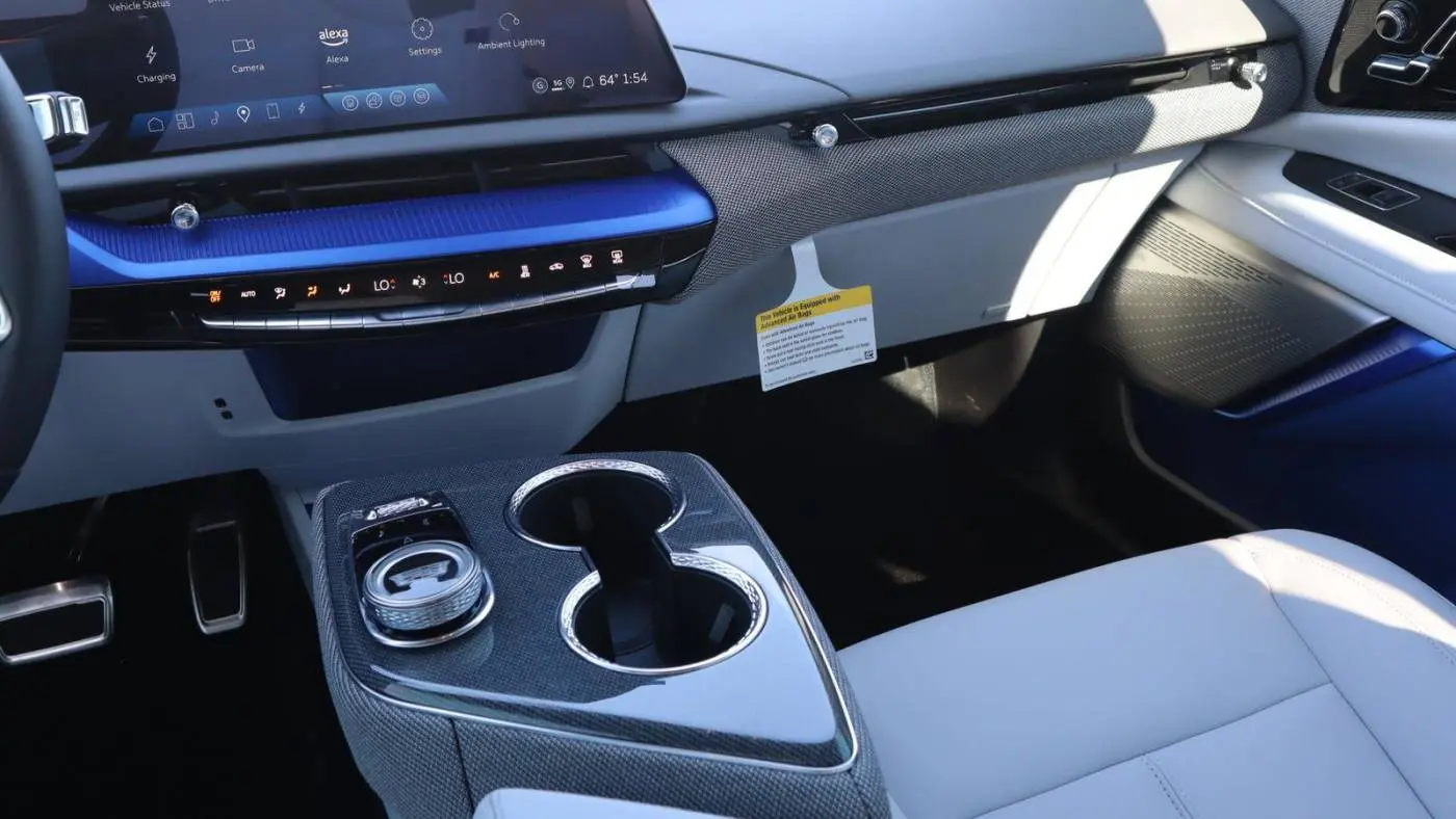 2025 Cadillac OPTIQ 3GYK3BMR1SS166294