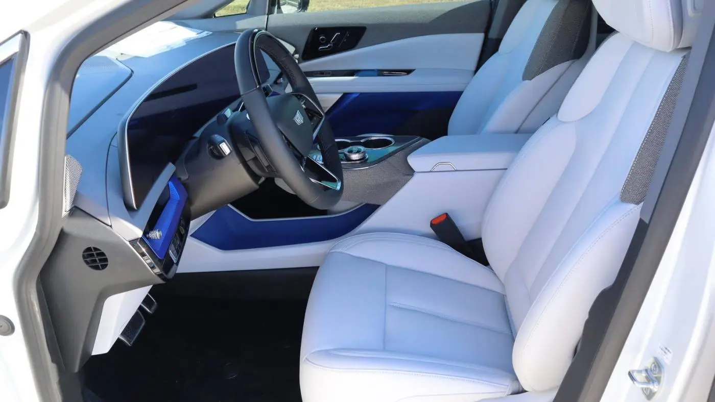 2025 Cadillac OPTIQ 3GYK3BMR1SS166294