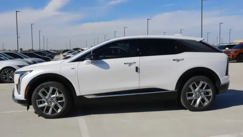 2025 Cadillac OPTIQ 3GYK3BMR1SS166294