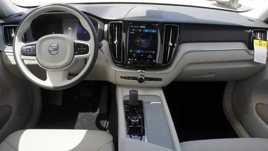 2025 Volvo XC60 YV4H60RC3S1204915