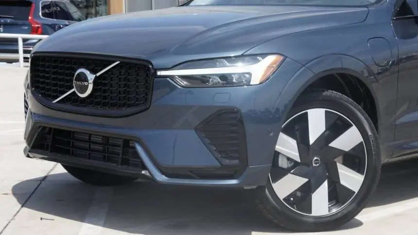 2025 Volvo XC60 YV4H60RC3S1204915