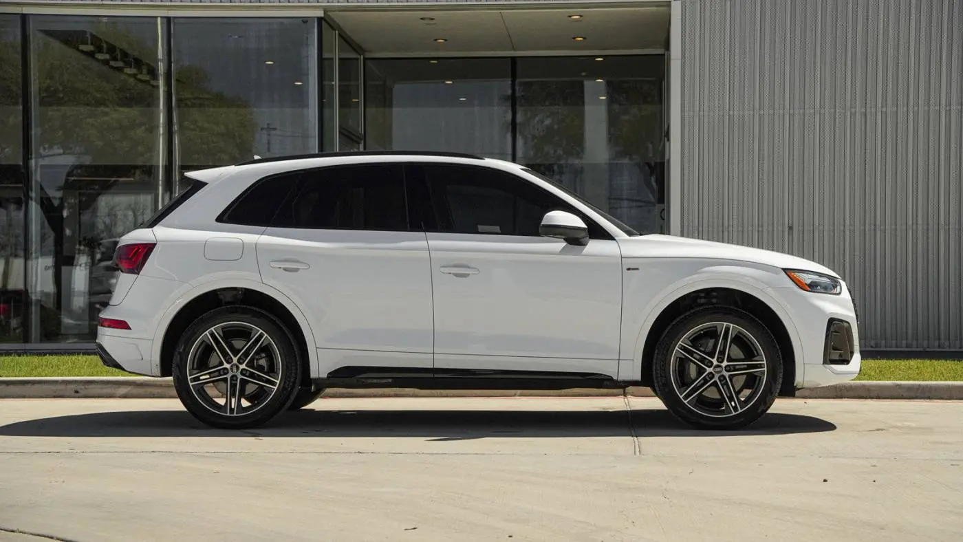2023 Audi Q5 WA1E2AFY2P2089677