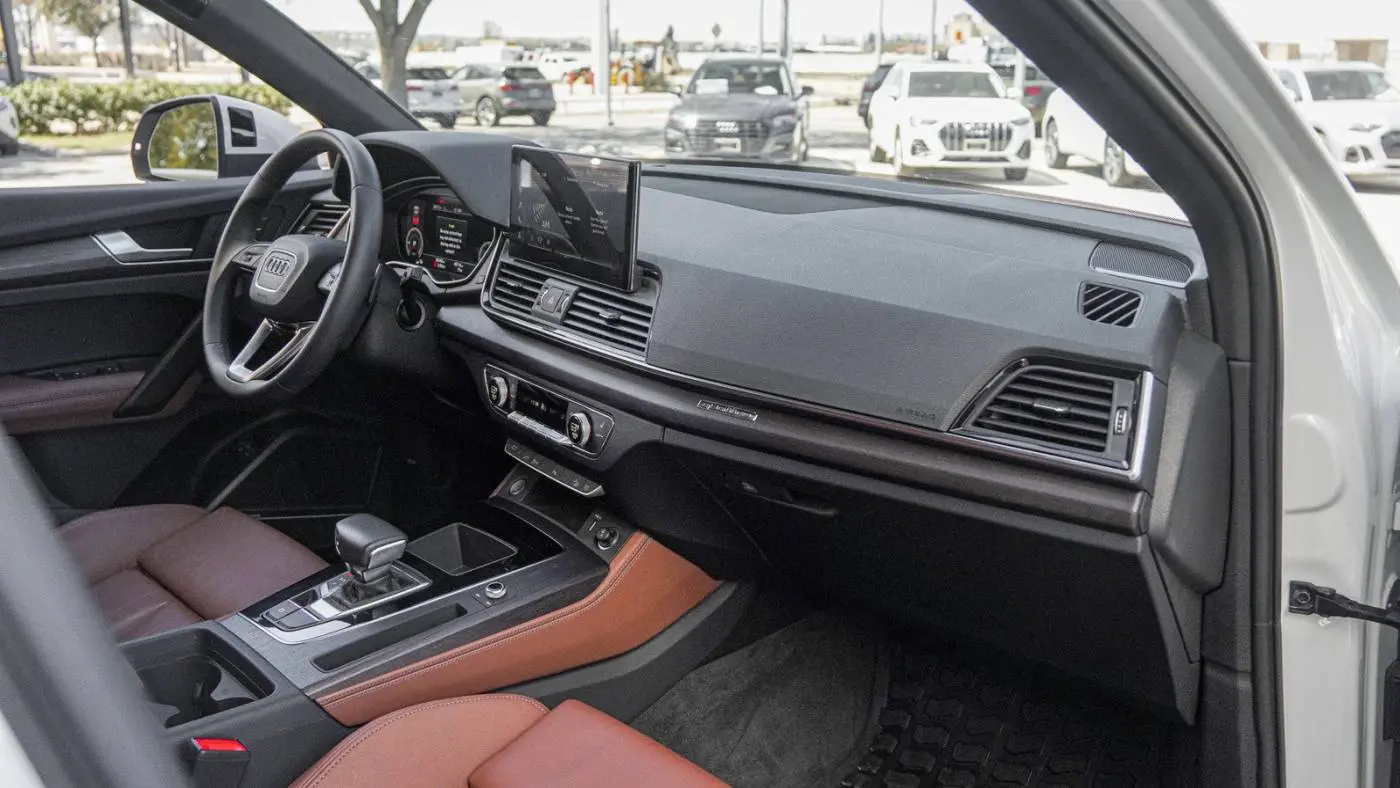 2023 Audi Q5 WA1E2AFY2P2089677