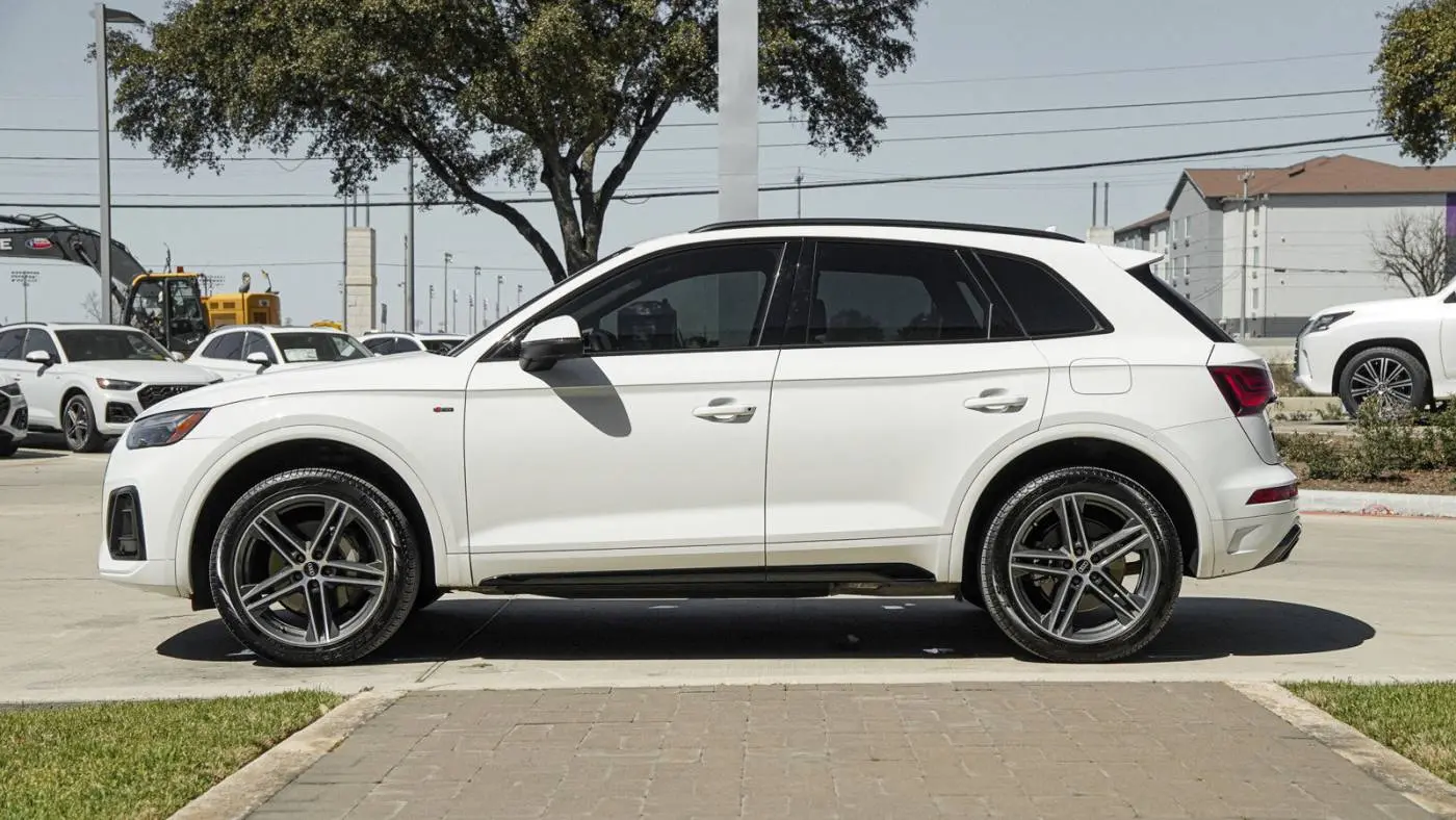 2023 Audi Q5 WA1E2AFY2P2089677