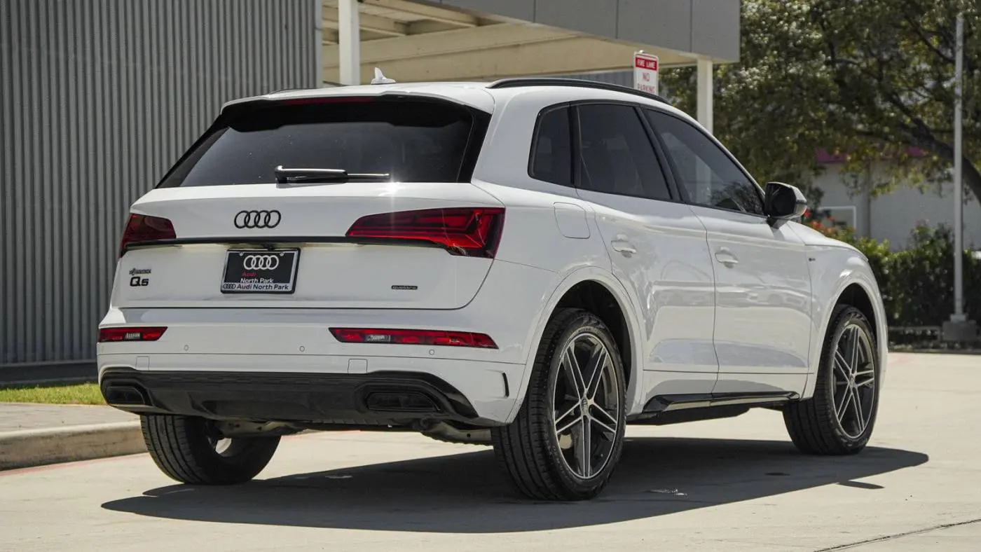 2023 Audi Q5 WA1E2AFY2P2089677