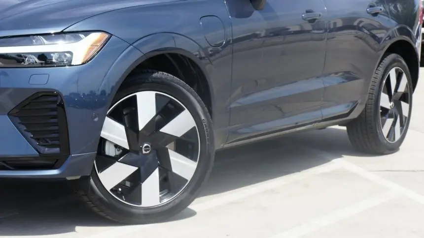 2025 Volvo XC60 YV4H60RC3S1204915
