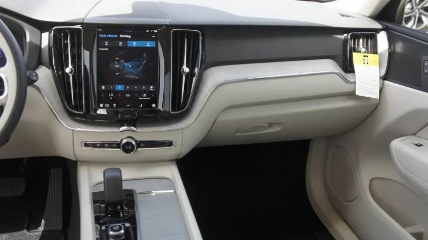 2025 Volvo XC60 YV4H60RC3S1204915