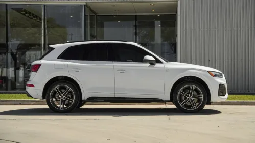 2023 Audi Q5 WA1E2AFY2P2089677
