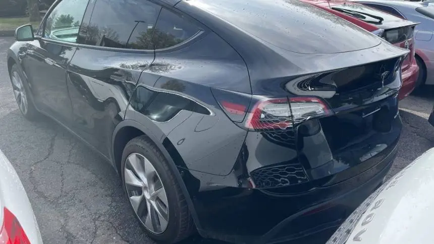 2021 Tesla Model Y 5YJYGDEE0MF256902