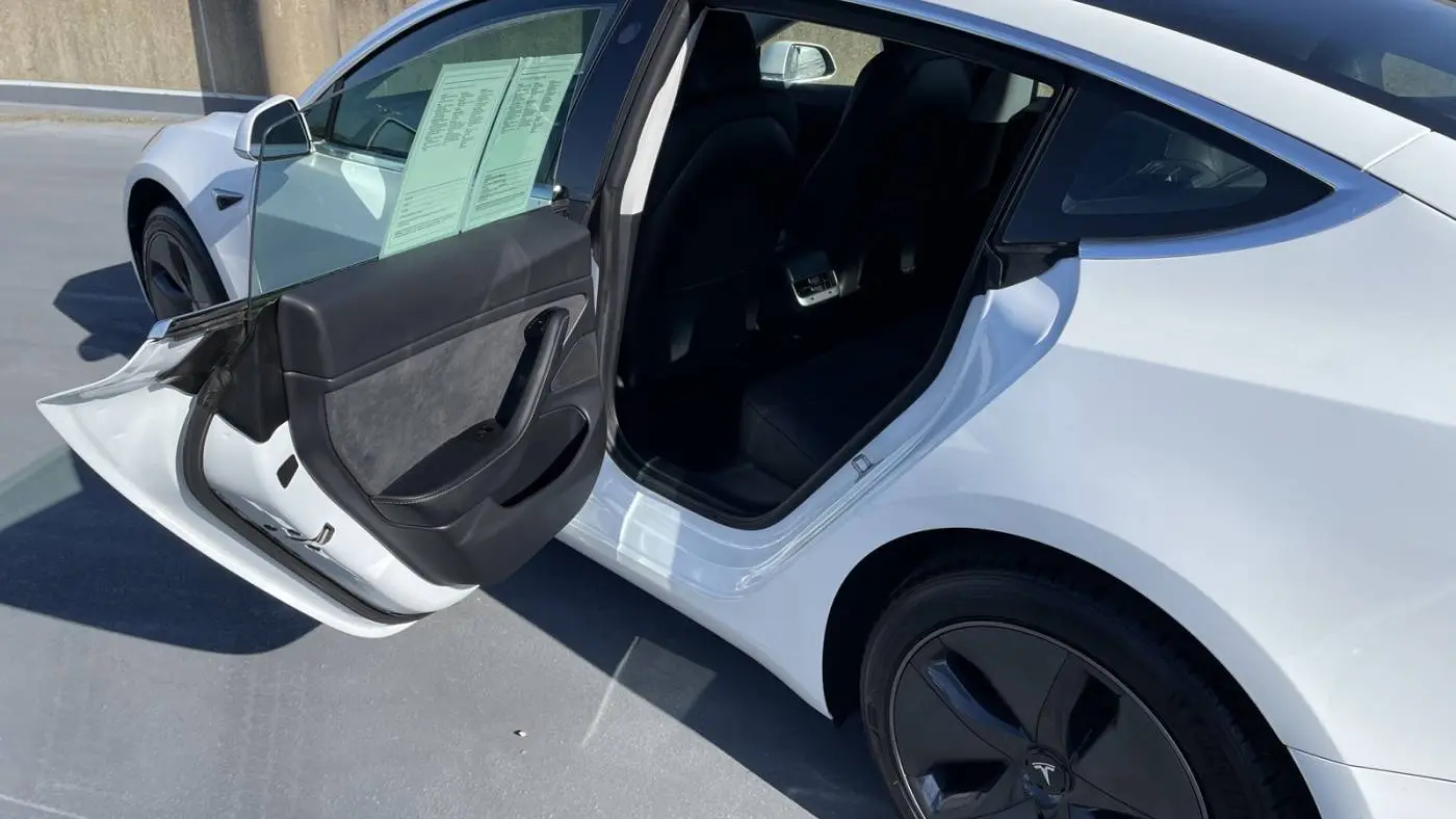 2019 Tesla Model 3 5YJ3E1EA3KF483297
