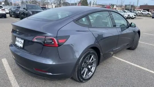 2023 Tesla Model 3 5YJ3E1EA8PF664113