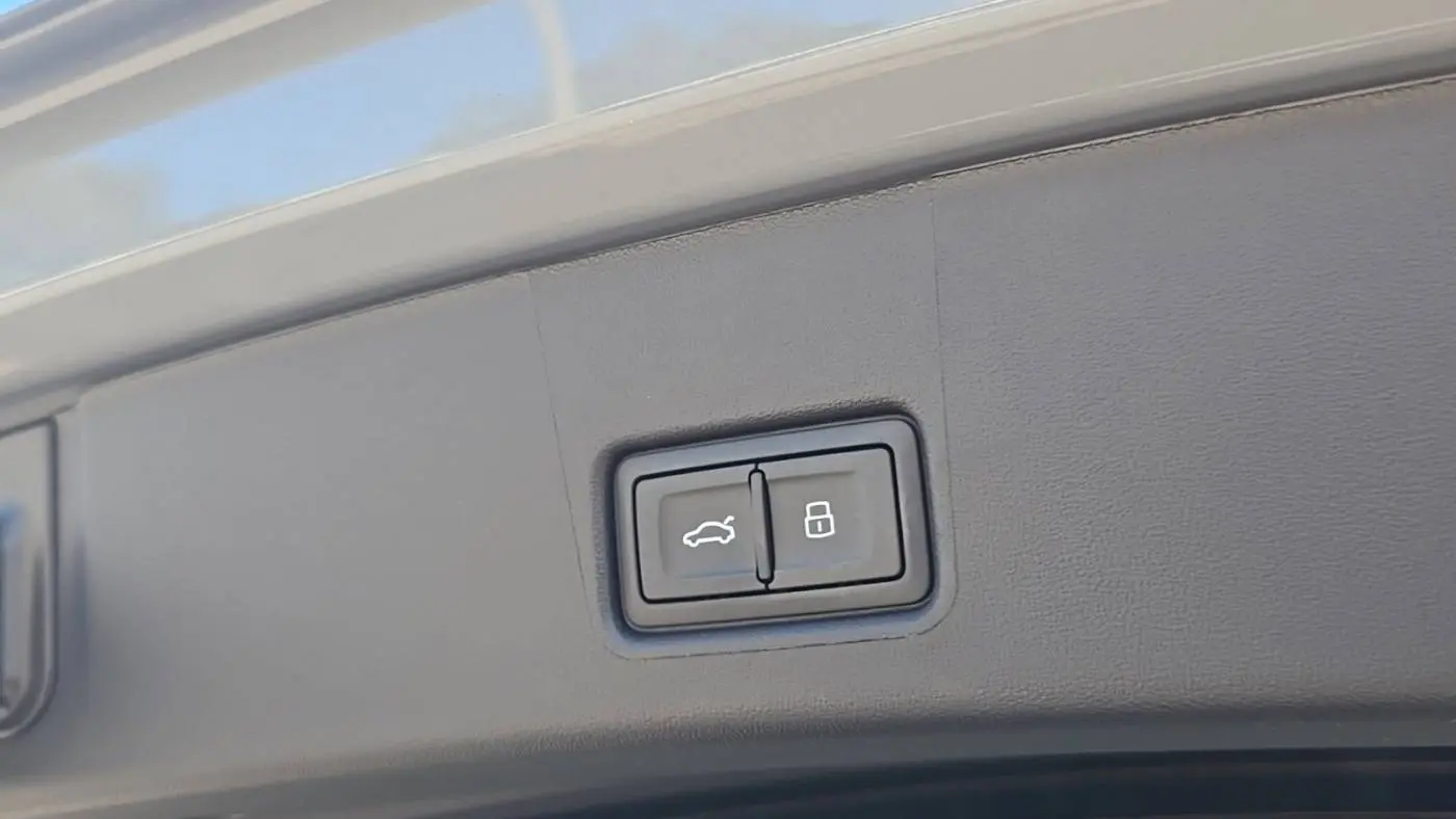 2025 Audi Q4 e-tron WA13UBFZ2SP036246
