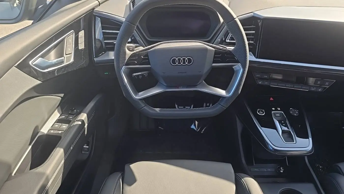 2025 Audi Q4 e-tron WA13UBFZ2SP036246