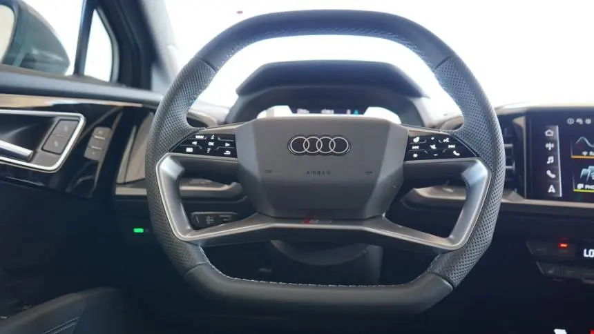 2025 Audi Q4 e-tron WA13UBFZ9SP044229