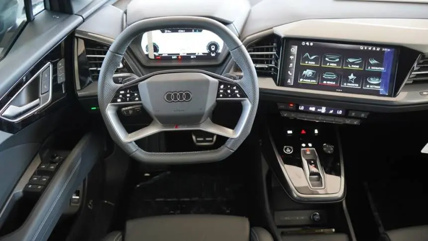 2025 Audi Q4 e-tron WA13UBFZ9SP044229