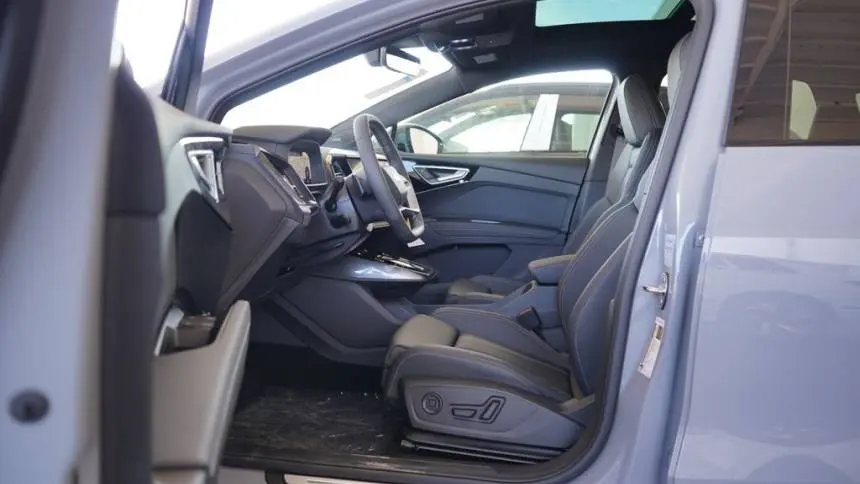 2025 Audi Q4 e-tron WA13UBFZ9SP044229