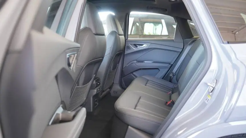 2025 Audi Q4 e-tron WA13UBFZ9SP044229