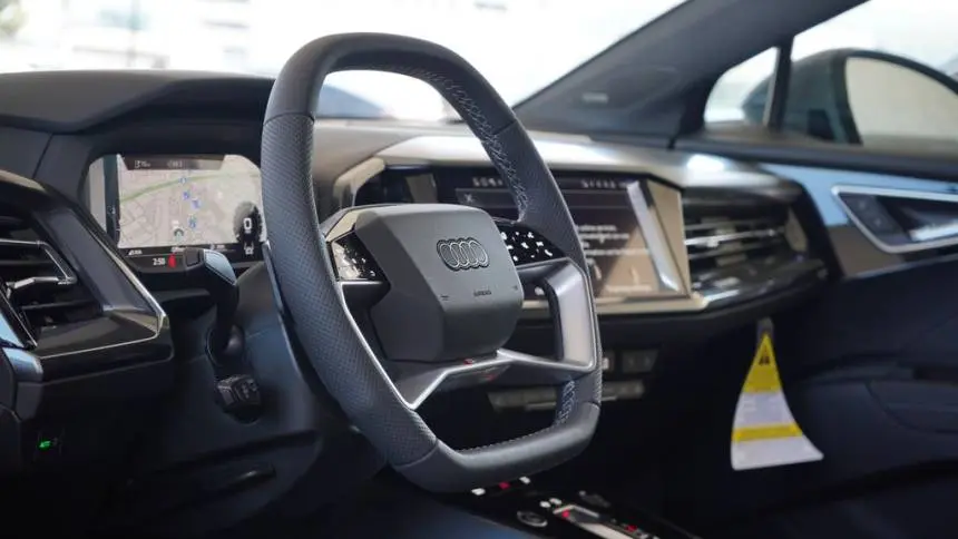 2025 Audi Q4 e-tron WA13UBFZ9SP044229