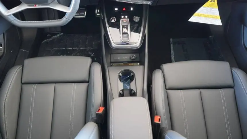 2025 Audi Q4 e-tron WA13UBFZ9SP044229