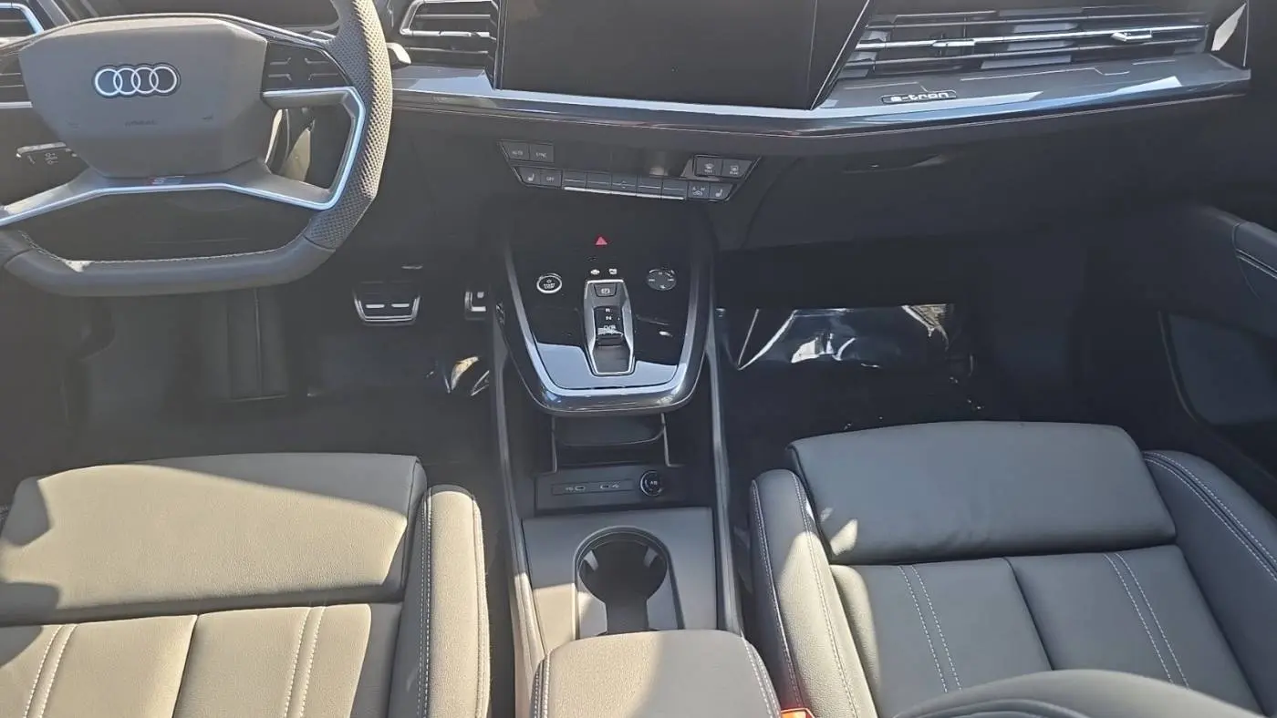 2025 Audi Q4 e-tron WA13UBFZ2SP036246