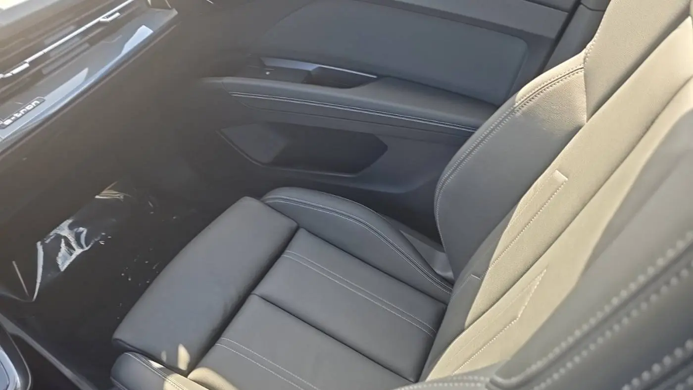 2025 Audi Q4 e-tron WA13UBFZ2SP036246