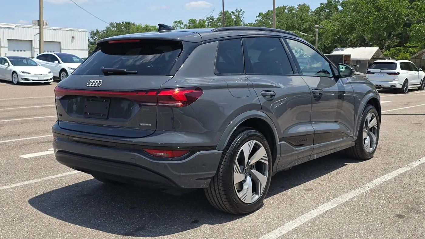 2025 Audi Q6 e-tron WA124BGF6SA041582