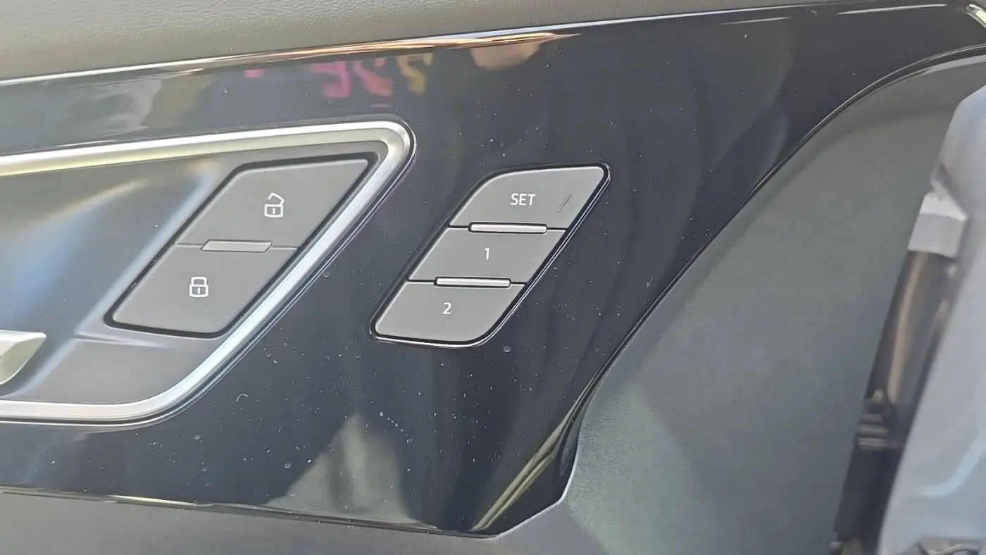 2025 Audi Q4 e-tron WA13UBFZ2SP036246