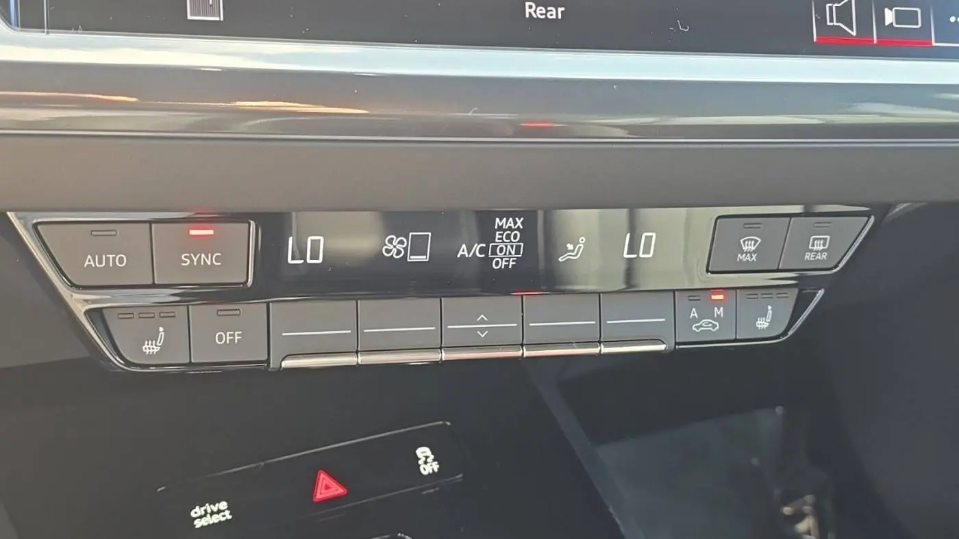 2025 Audi Q4 e-tron WA13UBFZ2SP036246