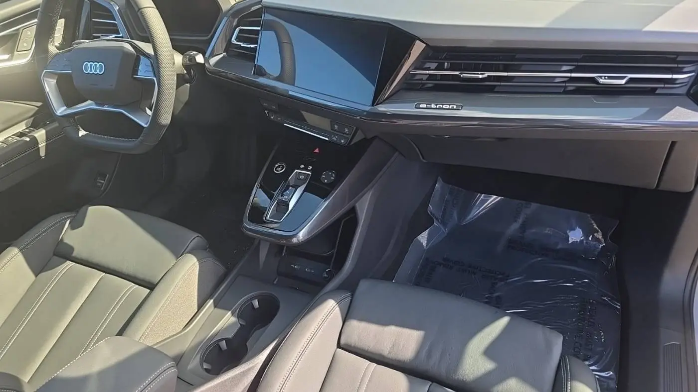 2025 Audi Q4 e-tron WA13UBFZ2SP036246
