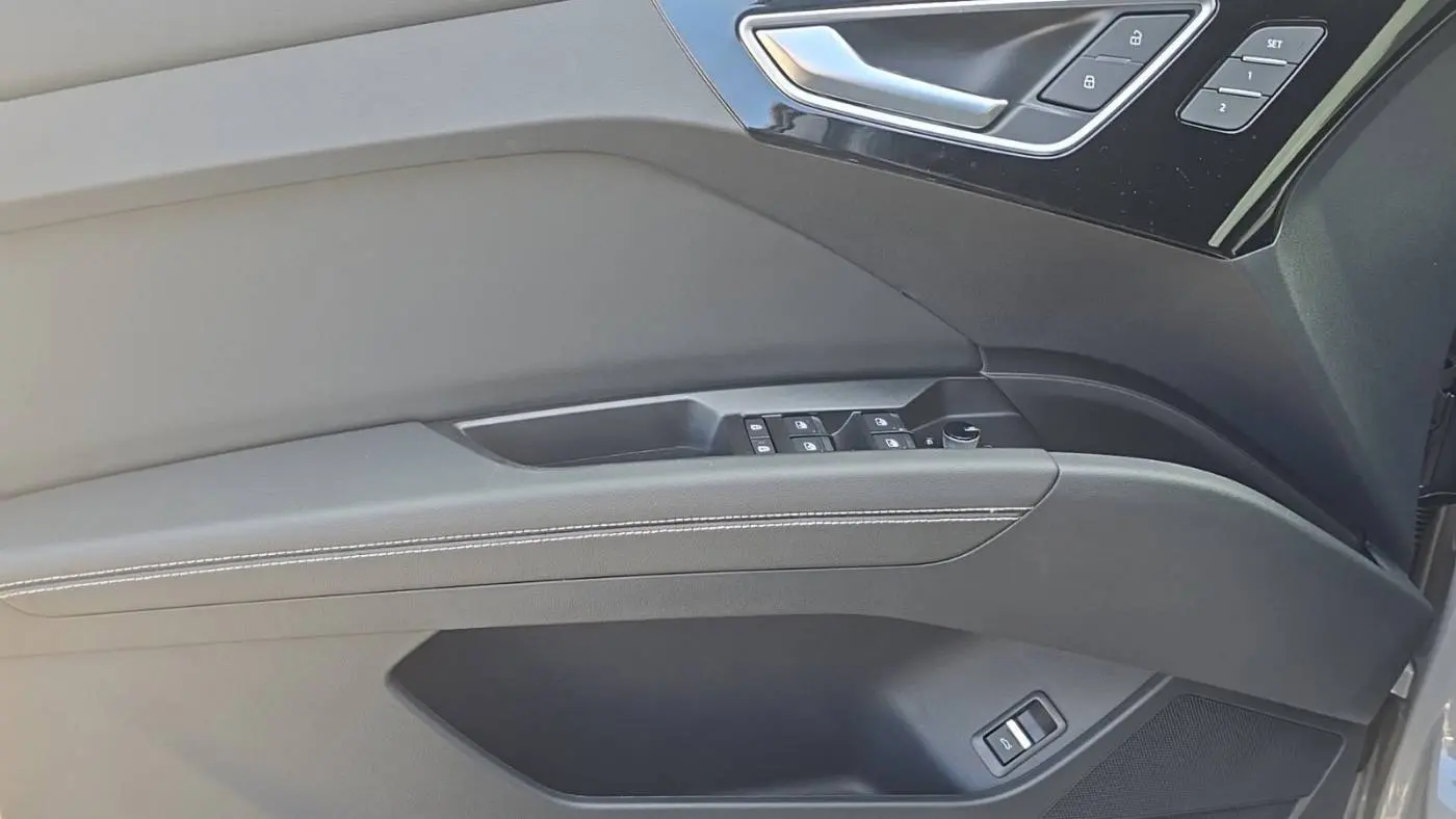 2025 Audi Q4 e-tron WA13UBFZ2SP036246
