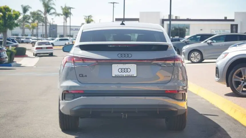 2025 Audi Q4 e-tron WA13UBFZ9SP044229