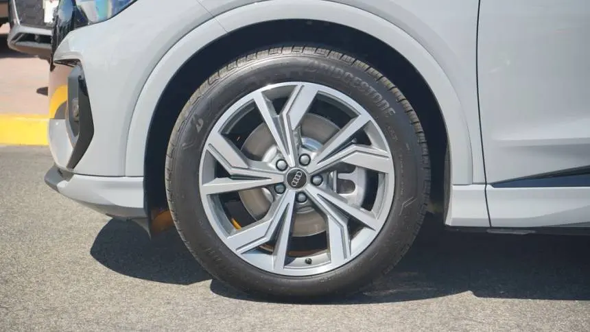 2025 Audi Q4 e-tron WA13UBFZ9SP044229