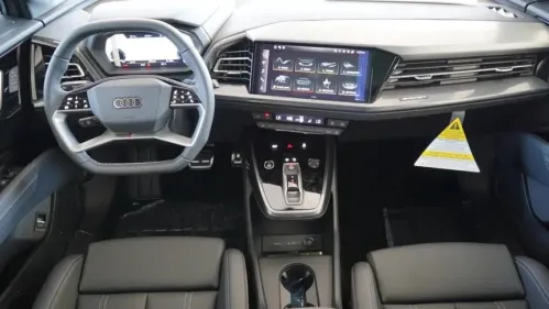 2025 Audi Q4 e-tron WA13UBFZ9SP044229
