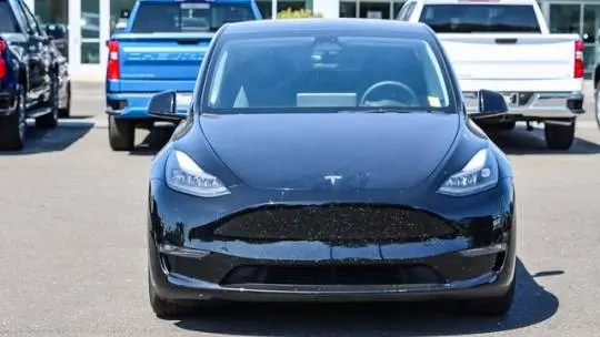 2023 Tesla Model Y 7SAYGDEFXPF619433